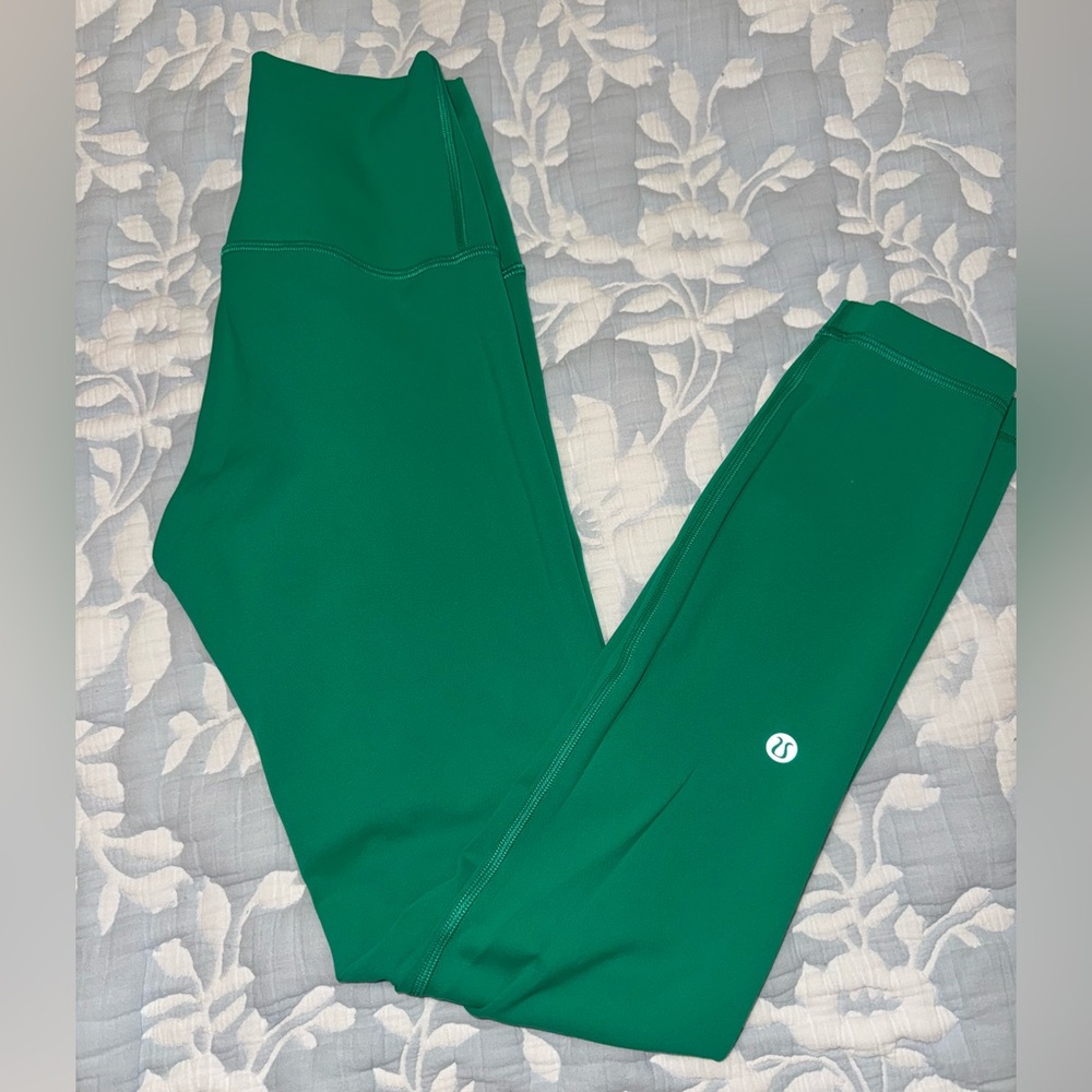 Lululemon leggings wunder under